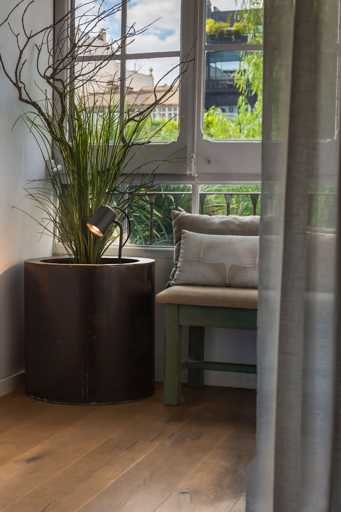 Faro FLOW Wandleuchte mit schwarzem Stab - Produktbild 3