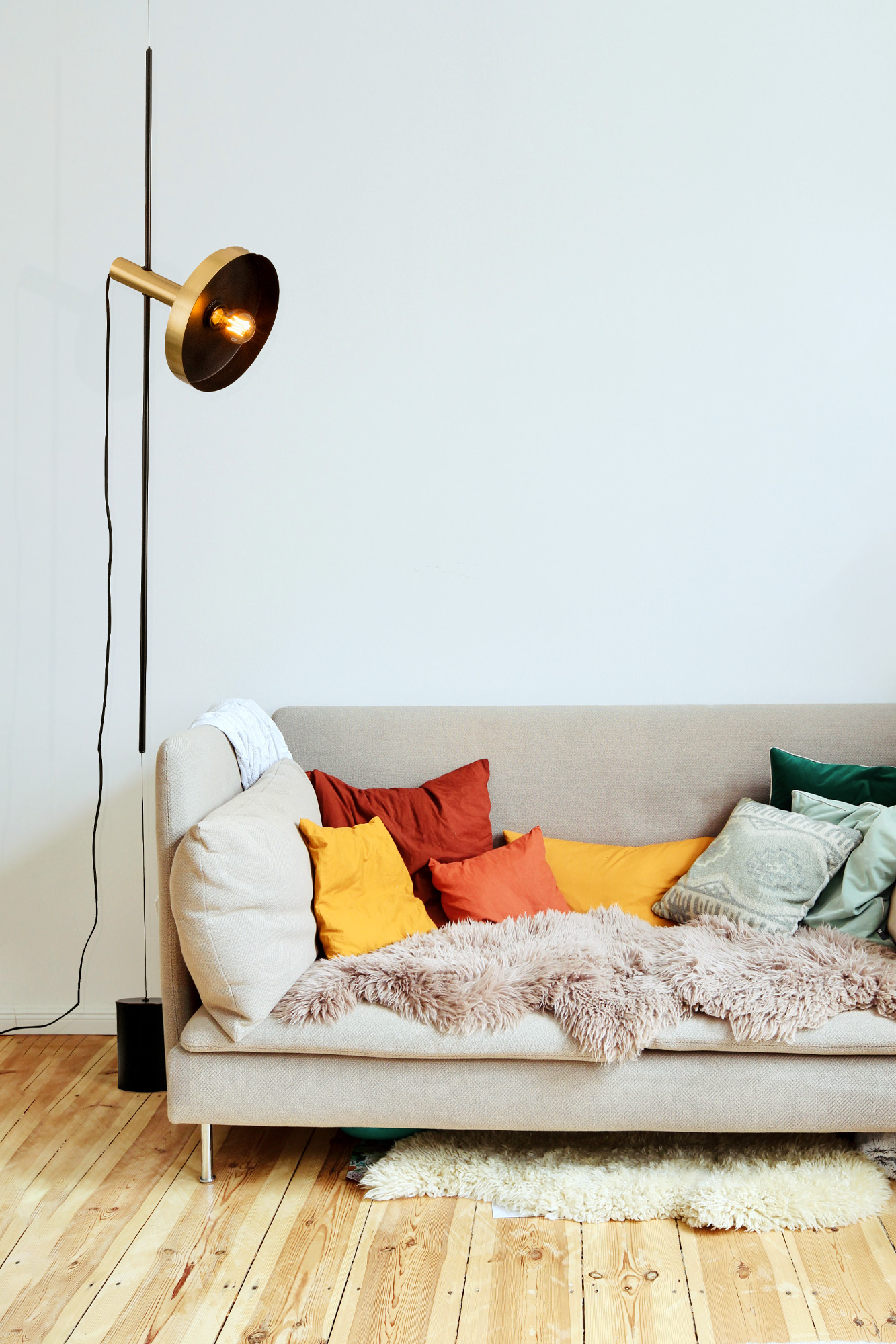 Faro WHIZZ Gold/schwarze Wohnzimmer-Hänge-/Standleuchte - Produktbild 2