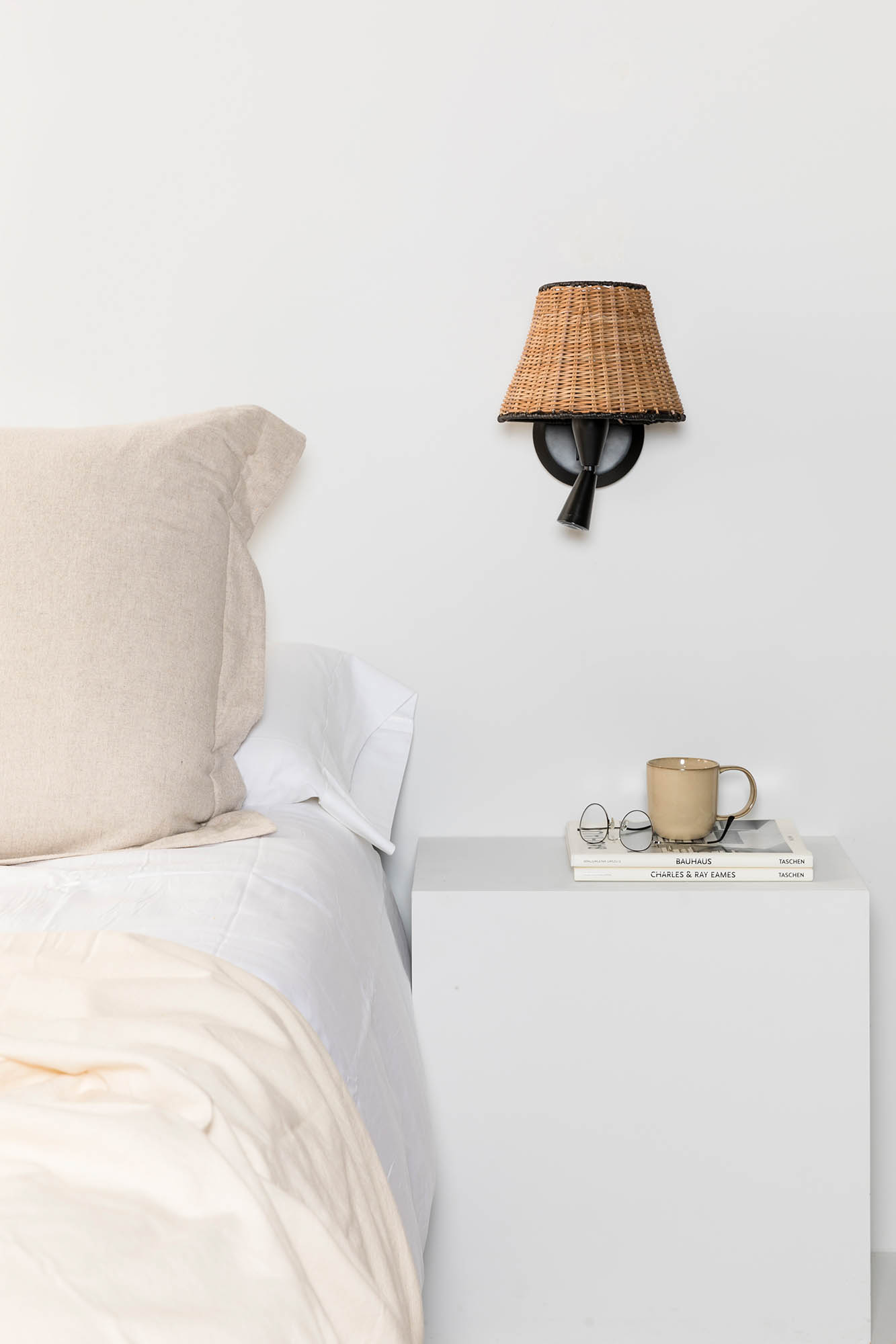 Faro SUMBA Wandleuchte schwarz/rattan mit Leser - Produktbild 2