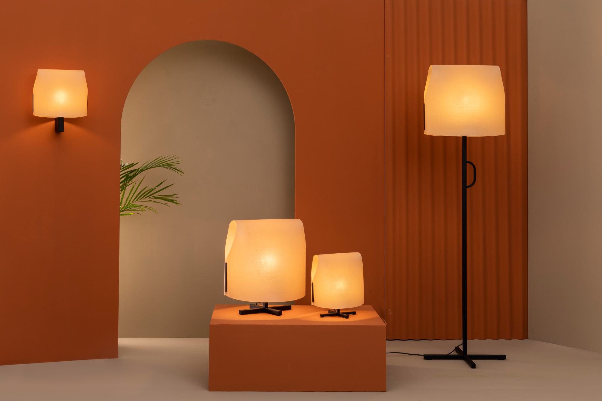 Faro LUANG Stehlampe für das Wohnzimmer, schwarz/camel - Produktbild 6