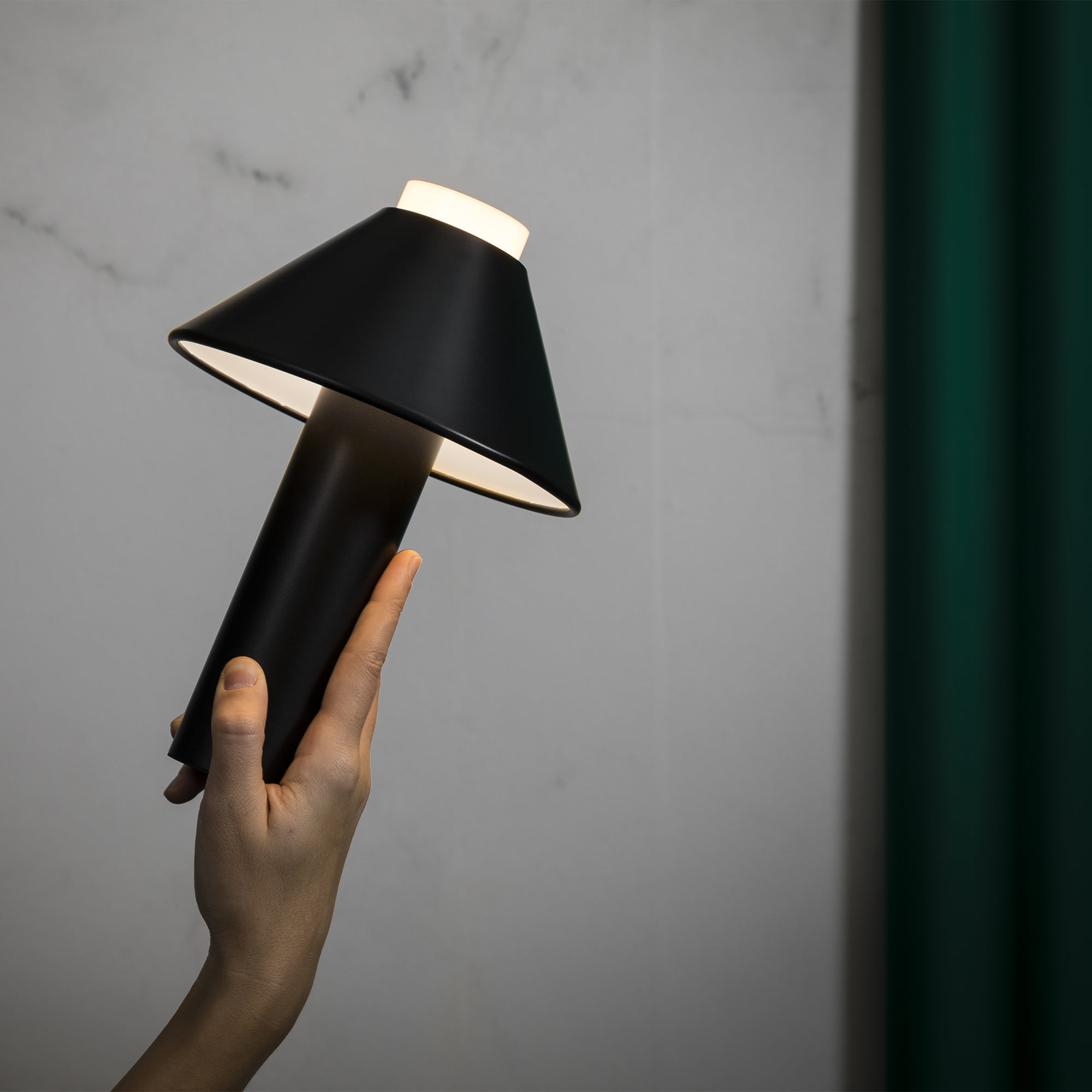 Faro FUJI Schwarze tragbare Lampe - Produktbild 5