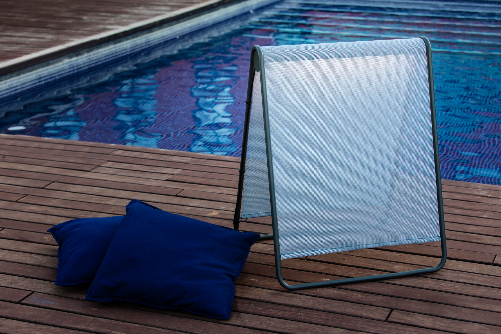 Faro CADAQUÉS Blaue Stehleuchte für das Wohnzimmer - Produktbild 3