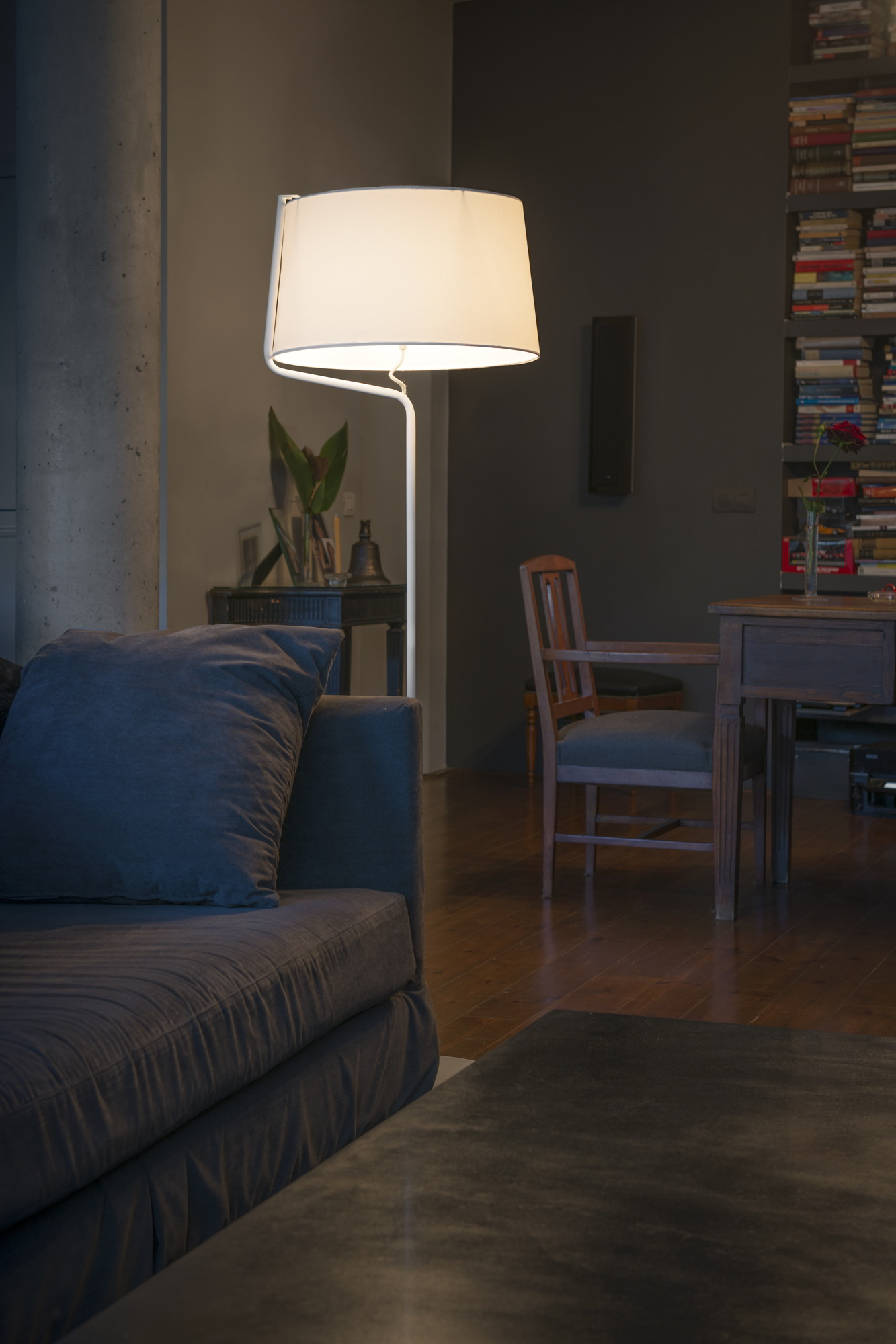 Faro BERNI Weiße Stehleuchte für das Wohnzimmer - Produktbild 3
